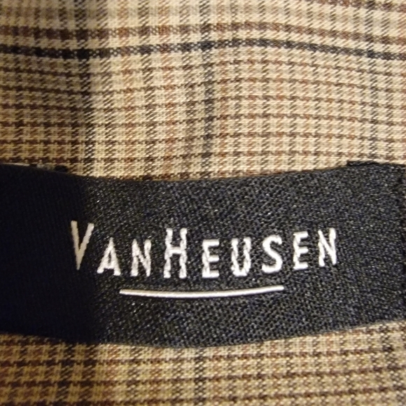 Van Heusen Large button down long sleeve shirt. 16.5 - Picture 2 of 12
